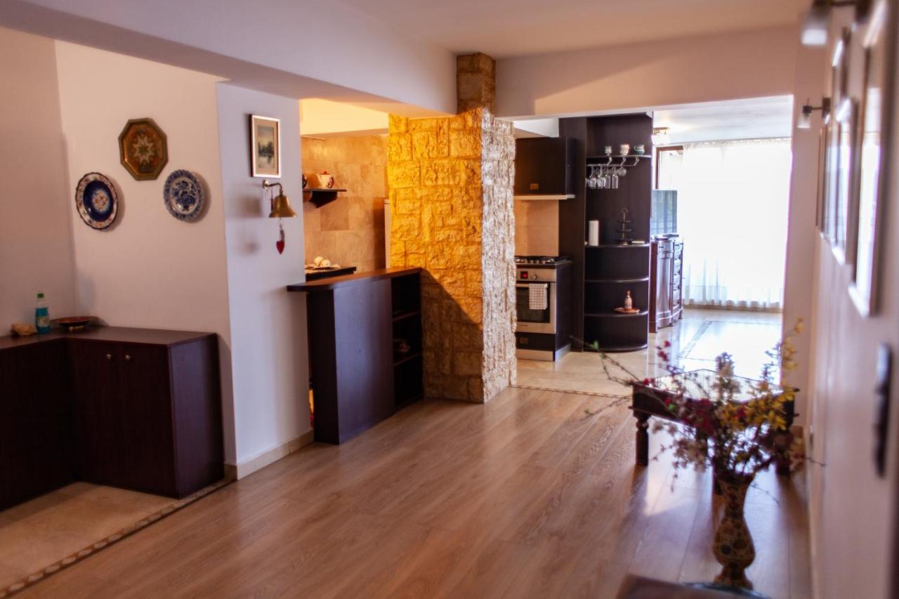 Spacious Apartment In City Centre ヤシ エクステリア 写真