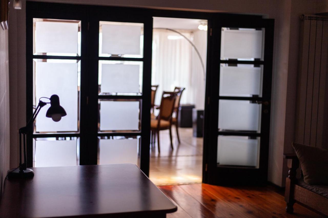 Spacious Apartment In City Centre ヤシ エクステリア 写真