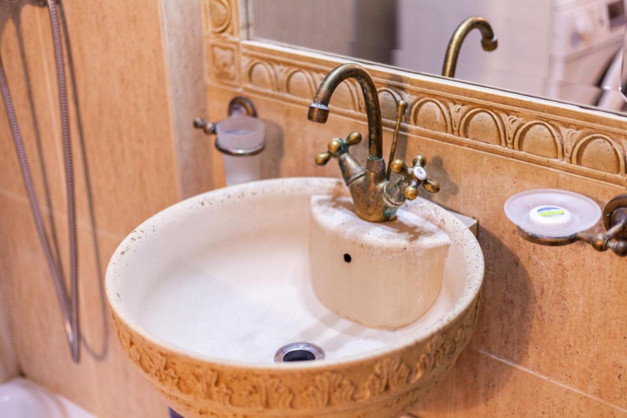 Spacious Apartment In City Centre ヤシ エクステリア 写真
