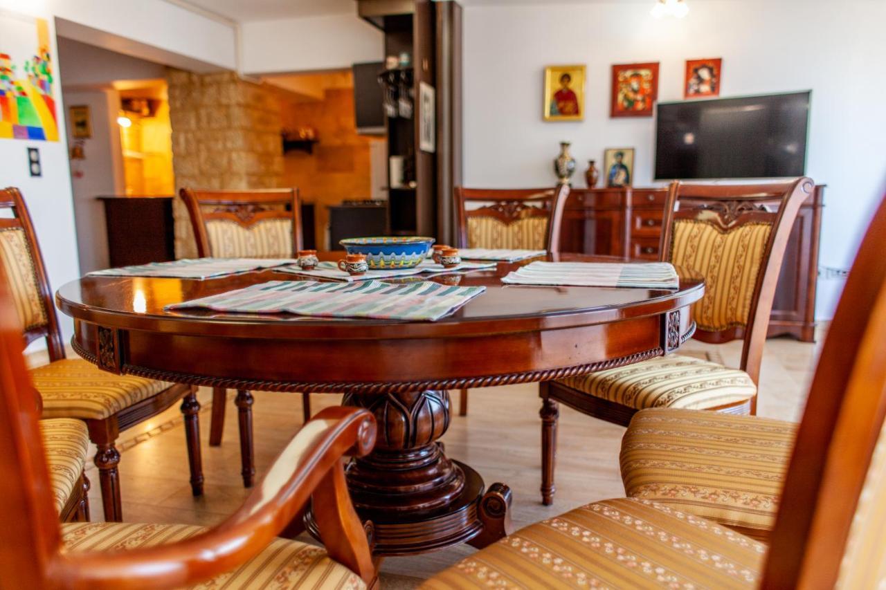 Spacious Apartment In City Centre ヤシ エクステリア 写真