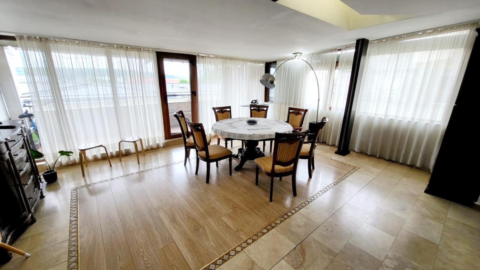 Spacious Apartment In City Centre ヤシ エクステリア 写真