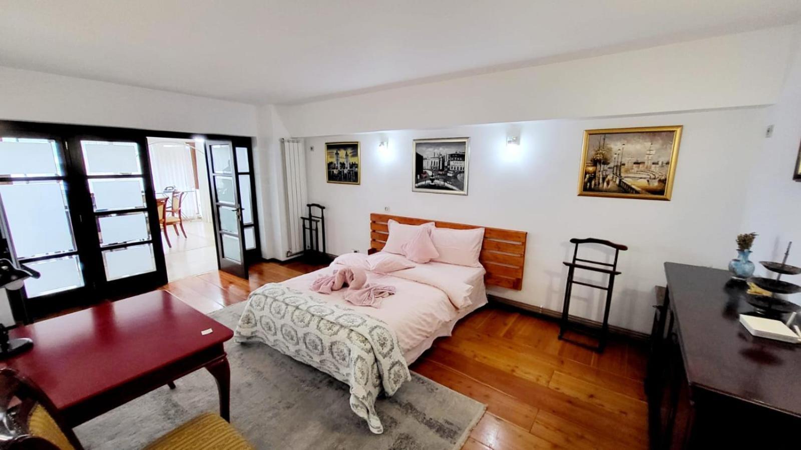 Spacious Apartment In City Centre ヤシ エクステリア 写真